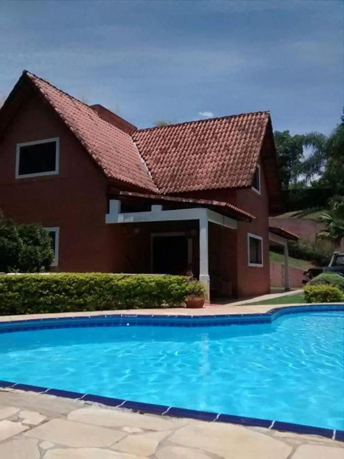 Alugo linda casa de campo perto de São Paulo com ótimo jardim, piscina e lareira. Sara-Sara Exterior foto