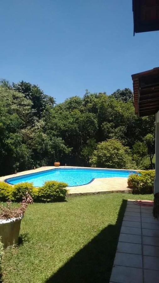 Alugo linda casa de campo perto de São Paulo com ótimo jardim, piscina e lareira. Sara-Sara Exterior foto