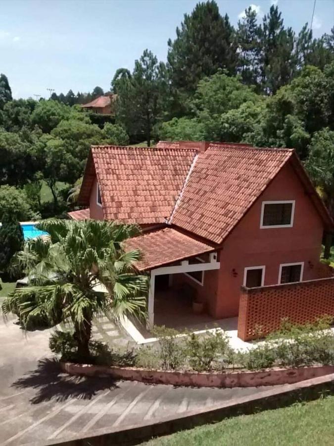 Alugo linda casa de campo perto de São Paulo com ótimo jardim, piscina e lareira. Sara-Sara Exterior foto
